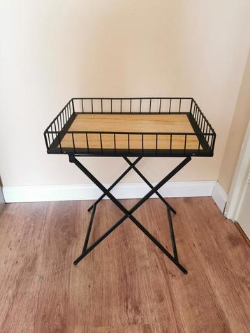 Inklapbaar bijzettafeltje  beschikbaar voor biedingen