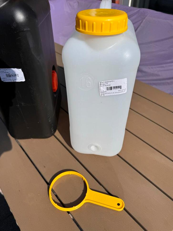 Kampeer watertanks - Vuil & Schoon - Set, Caravans en Kamperen, Kampeeraccessoires, Gebruikt, Ophalen of Verzenden