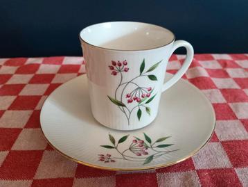 Bavaria Kop en Schotel met Bessen Design beschikbaar voor biedingen