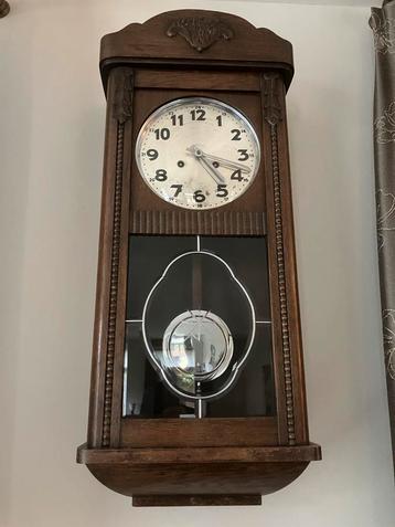 Oude Slingerklok - Prachtige Decoratie beschikbaar voor biedingen