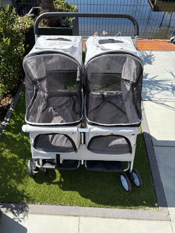 Hondenbuggy beschikbaar voor biedingen