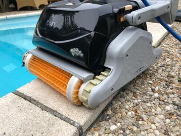 Zwembadrobot nieuwstaat explorer Dolphin beschikbaar voor biedingen