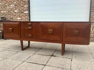 Vintage sideboard 1960-70s teak Stonehill  beschikbaar voor biedingen