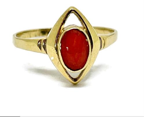8 Karaat gouden koraal ring, Sieraden, Tassen en Uiterlijk, Ringen, Gebruikt, Dame, Goud, Goud, Met edelsteen, Ophalen of Verzenden