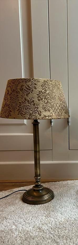 schemerlamp beschikbaar voor biedingen