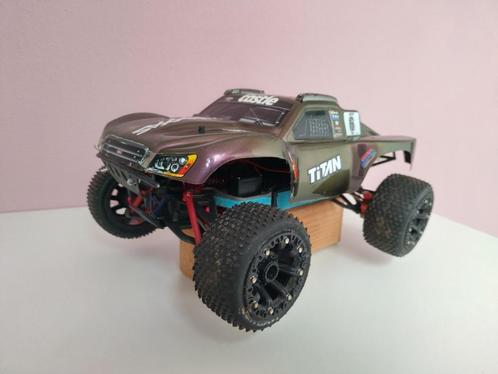 Zeer uitgebreide brushless Traxxas slash 4 x 4 + toebehoren, Hobby en Vrije tijd, Modelbouw | Radiografisch | Auto's, Zo goed als nieuw