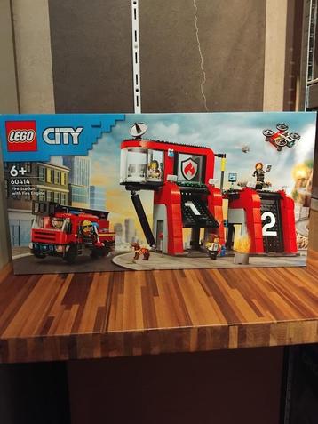 LEGO 60414 – Brandweerkazerne en Brandweerauto Gloednieuw! beschikbaar voor biedingen