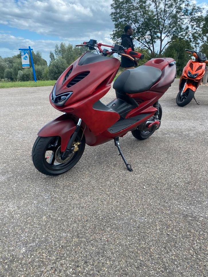 Aerox, Fietsen en Brommers, Scooters | Yamaha, Zo goed als nieuw, Aerox, Tweetakt, Ophalen