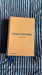 Louis Vuitton decoratie boek, Ophalen of Verzenden, Zo goed als nieuw, Overige onderwerpen