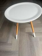 Rond wit bijzettafeltje met grenen poten, Huis en Inrichting, Tafels | Bijzettafels, Minder dan 55 cm, Gebruikt, Rond, Hout