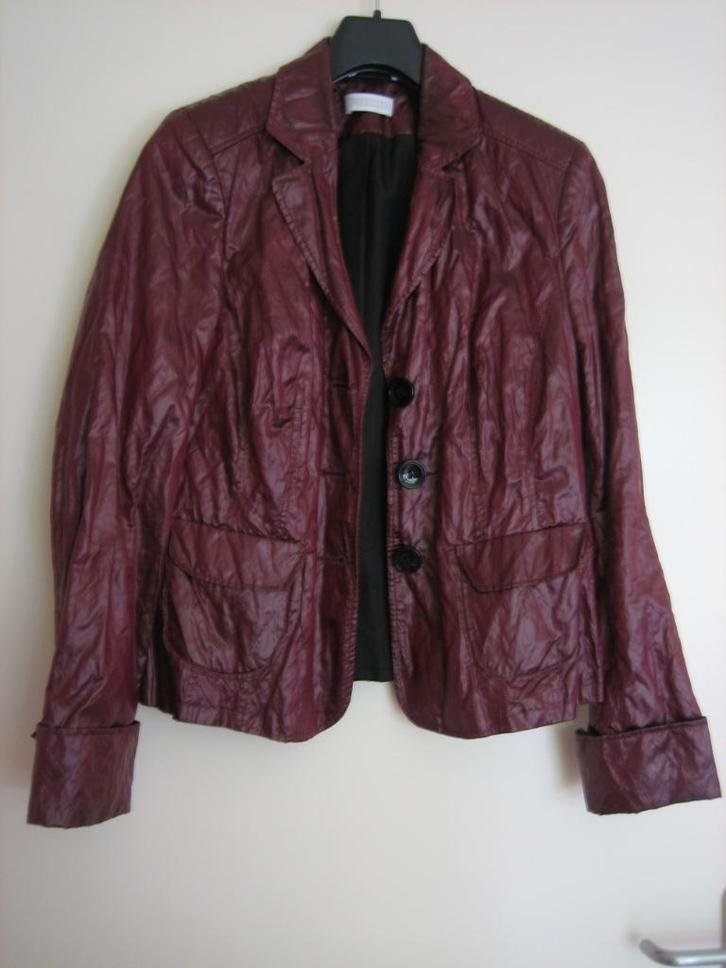 Zeer apart wijnrood kreukel lakjasje ST-EMILE 40 snazzeys, Kleding | Dames, Jasjes, Kostuums en Pakken, Zo goed als nieuw, Jasje