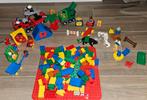 Duplo oa. bouwstenen, brandweer, vuilniswagen en speeltuin, Ophalen of Verzenden, Duplo