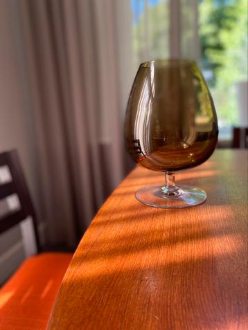 Vintage rookglas vaas beschikbaar voor biedingen