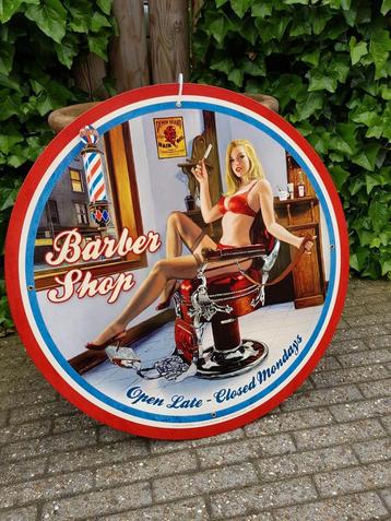 FIFTIES SIXTIES METALEN DECO BORD PIN UP OP KAPPERSSTOEL  beschikbaar voor biedingen
