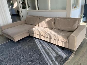 Mooi Bankstel taupe kleurig beschikbaar voor biedingen