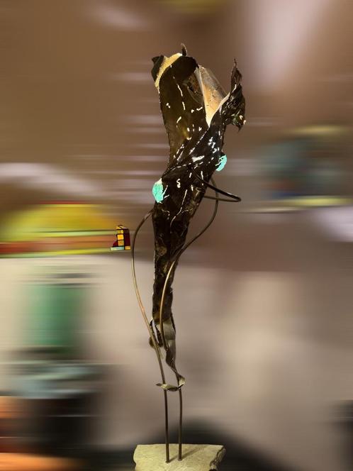 KUNSTZINNIG VORMGEGEVEN STAANDE LAMP, Antiek en Kunst, Kunst | Designobjecten, Ophalen