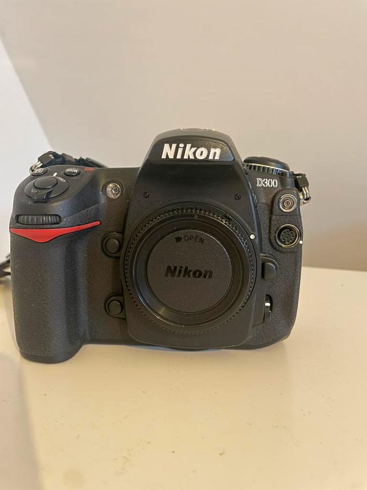 Nikon D300 - 15.000 clicks, Audio, Tv en Foto, Fotocamera's Digitaal, Zo goed als nieuw, Nikon, Geen optische zoom, Ophalen of Verzenden