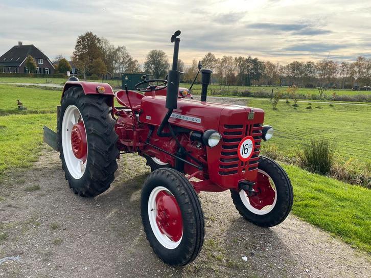 Geheel gerestaureerde Mc Cormick D436 Standard, Zakelijke goederen, Agrarisch | Onderdelen | Banden, Velgen en Assen, Ophalen