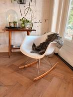 Witte Schommelstoel - Stijlvol en Comfortabel, Huis en Inrichting, Stoelen, Ophalen, Wit, Zo goed als nieuw, Eén