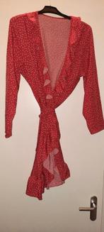 Rode overslag jurk met witte stippen, Kleding | Dames, Jurken, Ophalen of Verzenden, Zo goed als nieuw, Rood, Boven de knie