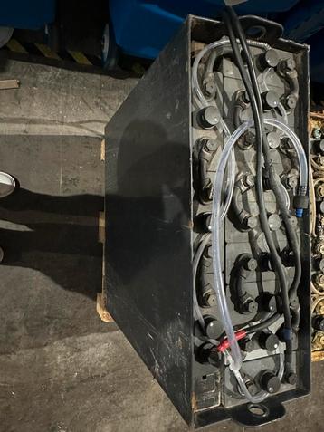 hoogwerker/heftruc batterij 24V beschikbaar voor biedingen