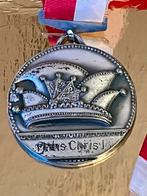 Acht oude Carnaval Medailles, Verzamelen, Ophalen of Verzenden, Gebruikt, Overige onderwerpen, Speldje of Pin