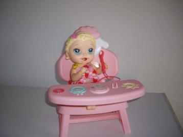 baby alive  + interactieve poppenstoel beschikbaar voor biedingen