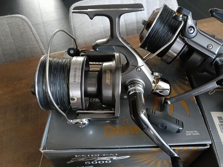 3 x Daiwa Emblem Pro 5000 + extra spoel (Bigpit ), Watersport en Boten, Hengelsport | Karpervissen, Gebruikt, Molen, Ophalen of Verzenden