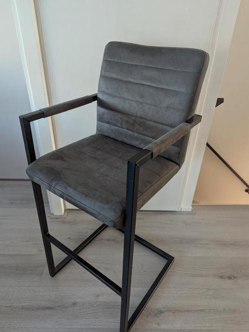 Leen Bakker Barkruk Lizzy 2 stuks - Antraciet, Huis en Inrichting, Barkrukken, Zo goed als nieuw, 60 tot 90 cm, Leer, Metaal, 2 krukken