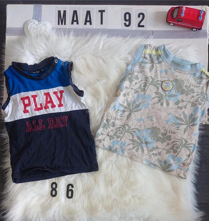 Set bedrukte hemdjes 2 stuks maat 86-92, Kinderen en Baby's, Babykleding | Maat 86, Gebruikt, Jongetje, Shirtje of Longsleeve