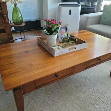 Houten salontafel met lades 130 x 70 cm  beschikbaar voor biedingen