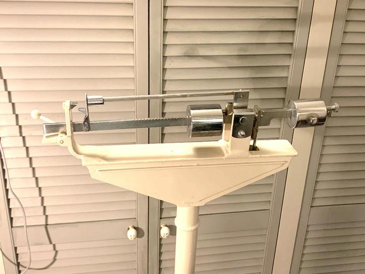 V.I.W. vintage personenweegschaal in goede staat, Antiek en Kunst, Antiek | Speelgoed, Ophalen