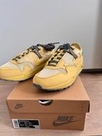 Nike Air Max 1 Travis Scott Saturn Gold - Maat 42,55 EU, Ophalen of Verzenden, Nieuw, Overige kleuren