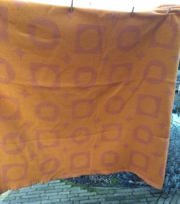 Vintage DAMART deken Extra groot. 2 Oranje tinten 2.40x2.20 beschikbaar voor biedingen