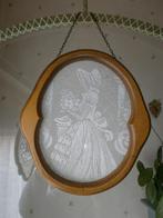 Brocante wand/raam hanger vrouw victoriaanse kledij, Ophalen of Verzenden