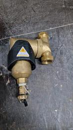 lucht en vuilafscheider of tapwaterpomp grundfos / Itho, Doe-het-zelf en Verbouw, Verwarming en Radiatoren, Ophalen, Minder dan 30 cm