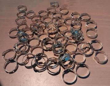 Verstelbare ringen zilverkleurig en goudkleurig beschikbaar voor biedingen