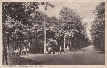 AY762 Oldenzaal Straatweg naar de Lutte 1942 (ouder) beschikbaar voor biedingen