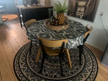 4 Zo Goed Als Nieuwe Eetkamerstoelen beschikbaar voor biedingen