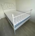 IKEA Leirvik metalen bed met Ikea VALEVÅG pocketveringmatras, Ophalen, Gebruikt, Wit, 140 cm