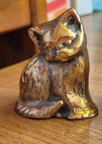 Messing kattenbeeldje 4x5 cm. Gewicht 200 gram beschikbaar voor biedingen