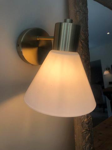2 Wandlampen, eventueel 5 stuks beschikbaar voor biedingen