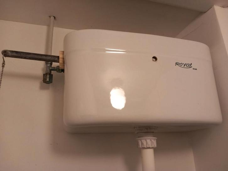 Oude stortbak Jaren '30 in goede staat, Doe-het-zelf en Verbouw, Sanitair, Gebruikt, Toilet, Ophalen