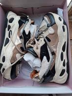 Zwarte beige teddy sneakers. DW//RS. Bullboxer. 39., Ophalen of Verzenden, Zo goed als nieuw, Beige, Sneakers of Gympen