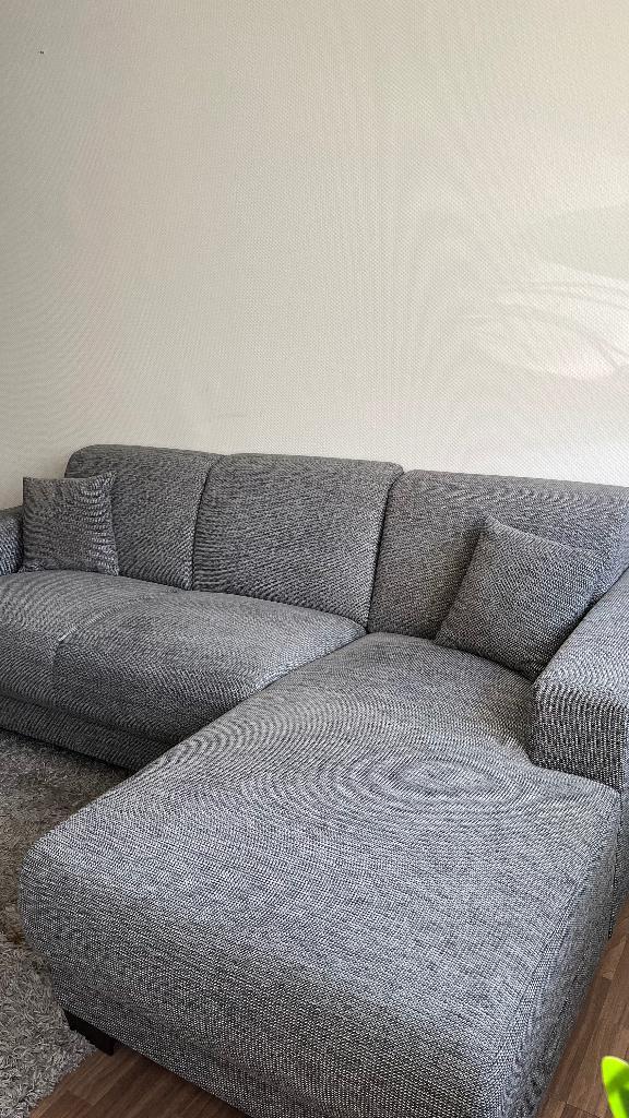 Grijze bank Aberdeen met chaise-lounge, Huis en Inrichting, Banken | Bankstellen, Zo goed als nieuw, Hoekbank, Driepersoons, 200 tot 250 cm