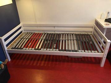 Wit houten bed met Flexbodem 90x200 beschikbaar voor biedingen