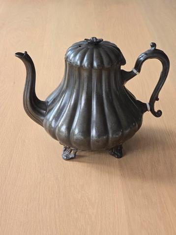 Zeer zeldzame antieke gemerkte tinnen Thee / koffie pot €59 beschikbaar voor biedingen