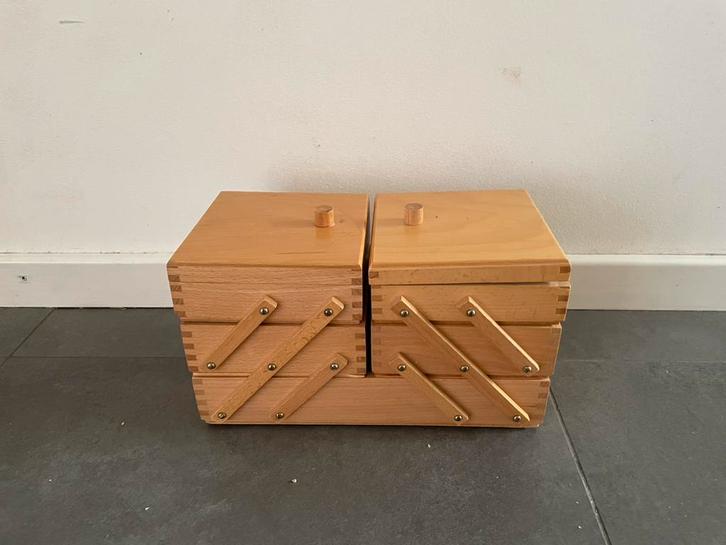 Vintage houten naaikist., Huis en Inrichting, Woonaccessoires | Kisten, Zo goed als nieuw, Minder dan 50 cm, Minder dan 50 cm