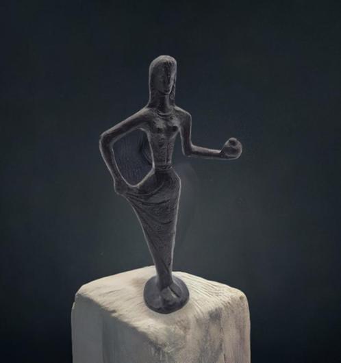Beeldhouwwerk van een oude Griekse vrouw, Antiek en Kunst, Kunst | Beelden en Houtsnijwerken, Ophalen of Verzenden