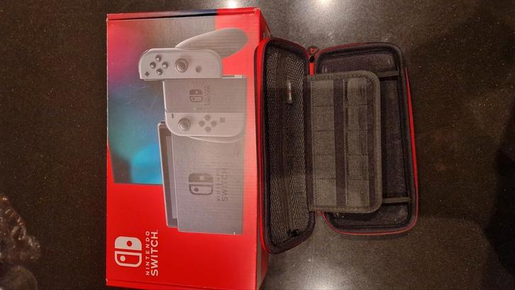 Nintendo Switch V2 2019, Spelcomputers en Games, Spelcomputers | Nintendo Switch, Zo goed als nieuw, Switch 2019 Upgrade, Met 2 controllers